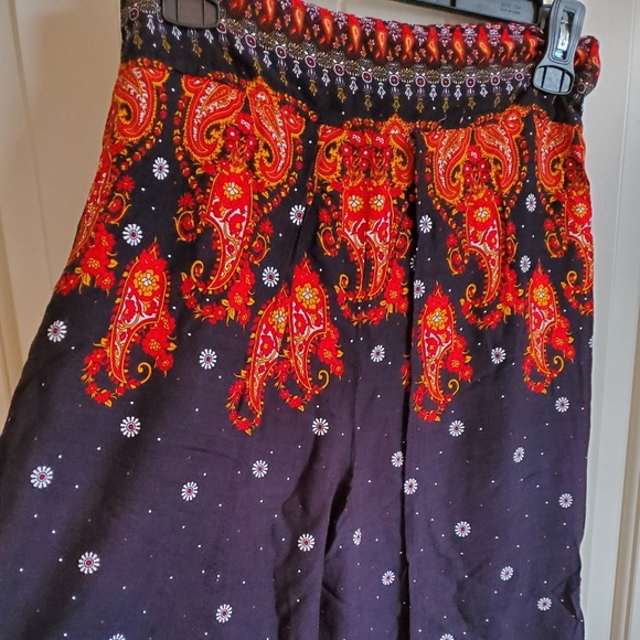 Patterned pants! 🖤💮🍂 - Picture 6 of 6